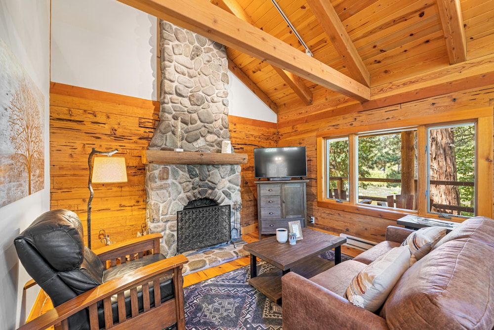 Gorgeous, Dog-friendly, Riverfront, 200-acre Ranch