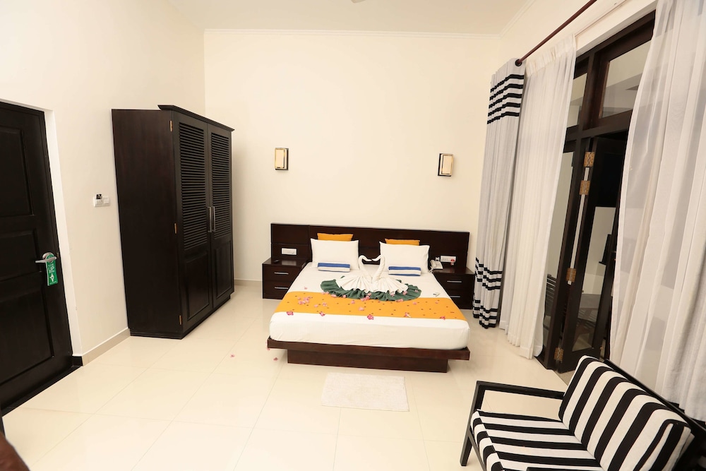 Lagoon Paradise Beach Resort