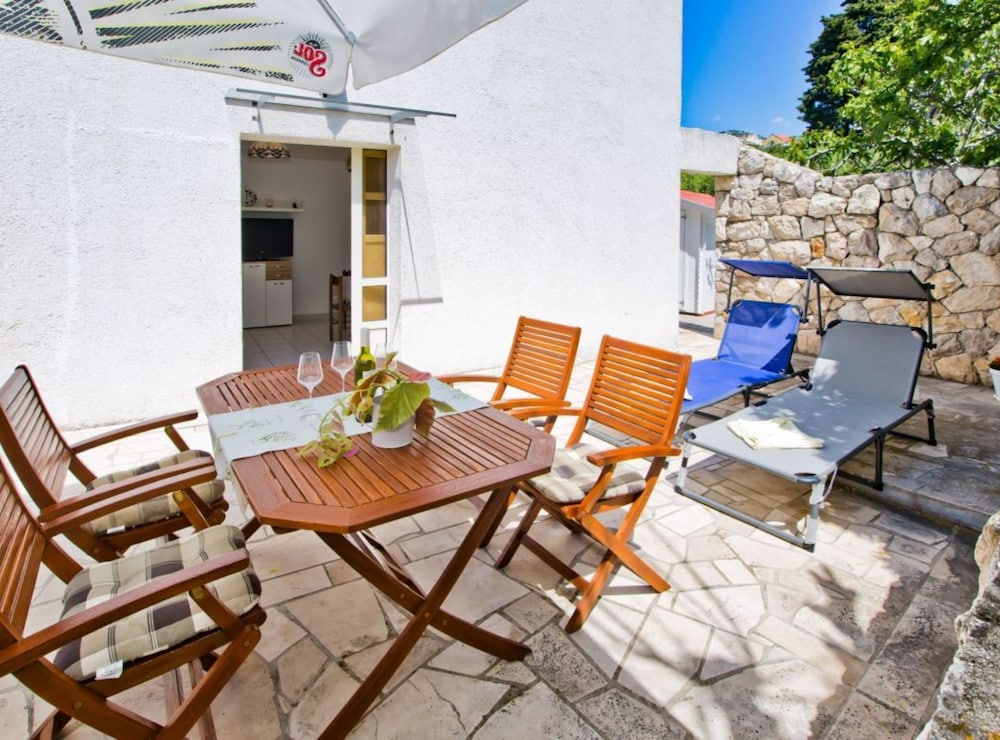 Charming and Sunny Hvar Apartments