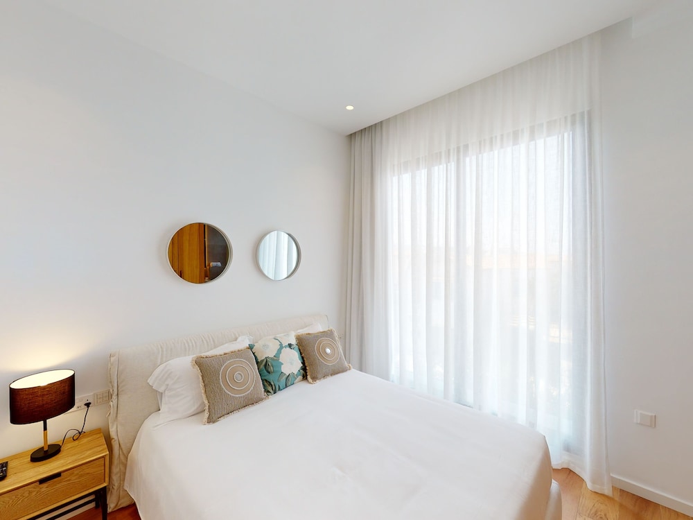 Sanders Konnos Bay Kalliopi - Outstanding 4-bedroom Villa With a Side Sea View