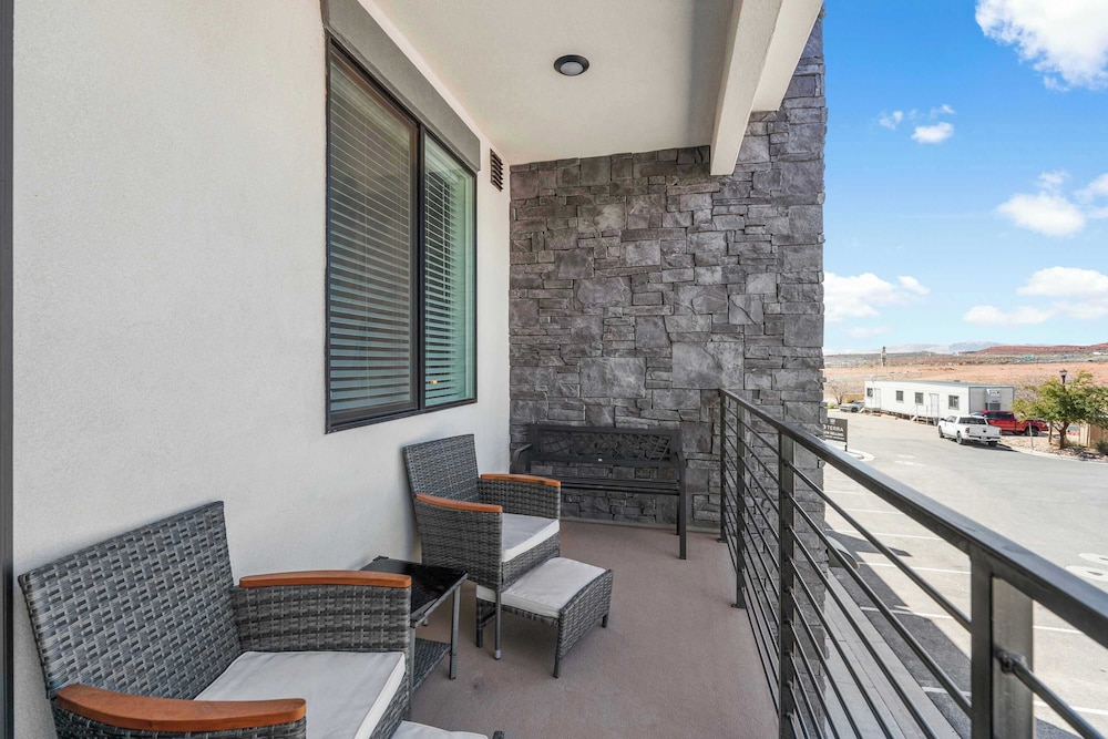 Sunset Ridge - Private Hot Tub Resort Amenities