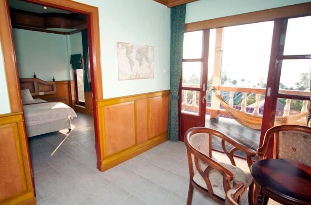 Haad Yao Resort