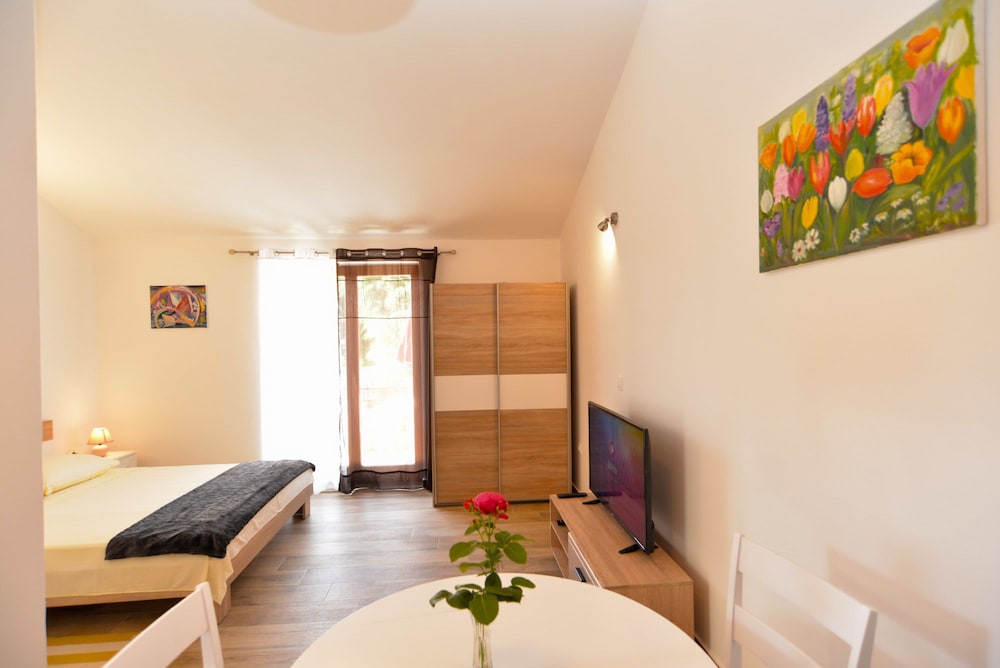 Apartment 1674 view 2