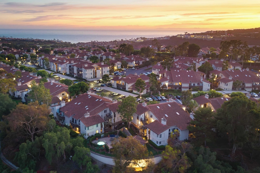 Coastal Retreat With Pool, Hot Tub, BBQ Patio & Minutes to Dana Point Harbor, Monarch Beach, Laguna Beach & Golf Courses Ritz Pointe Condo