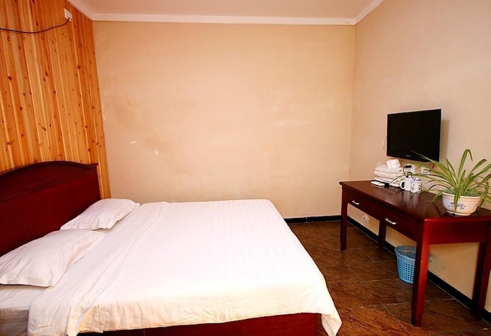 Leo Hostel