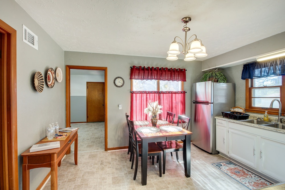 Missouri Escape w/ Furnished Patio, Near Downtown!