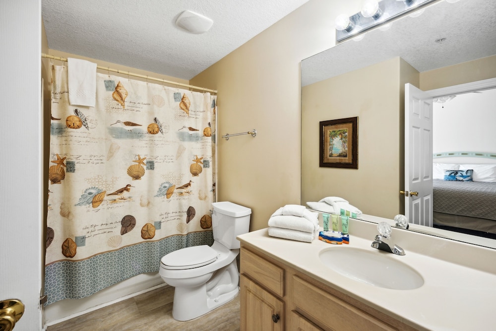 Twin Palms by Book That Condo