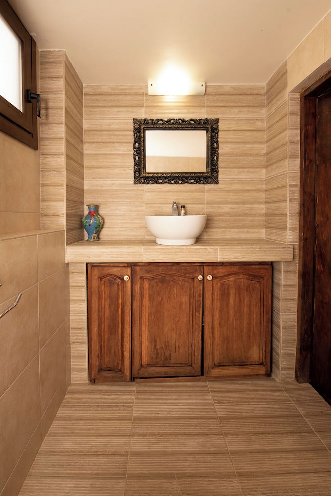 Arionos Rooms