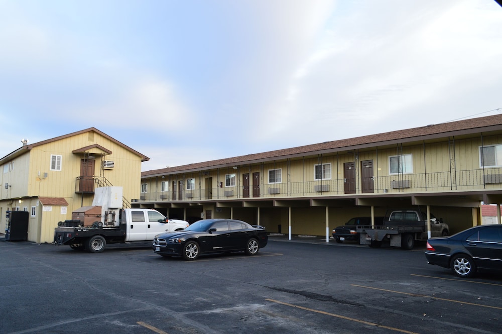 Economy Inn