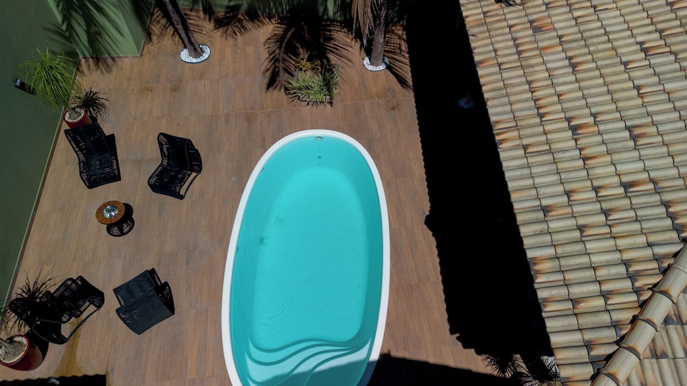 Casa com Piscina e Churrasqueira no Pantanal