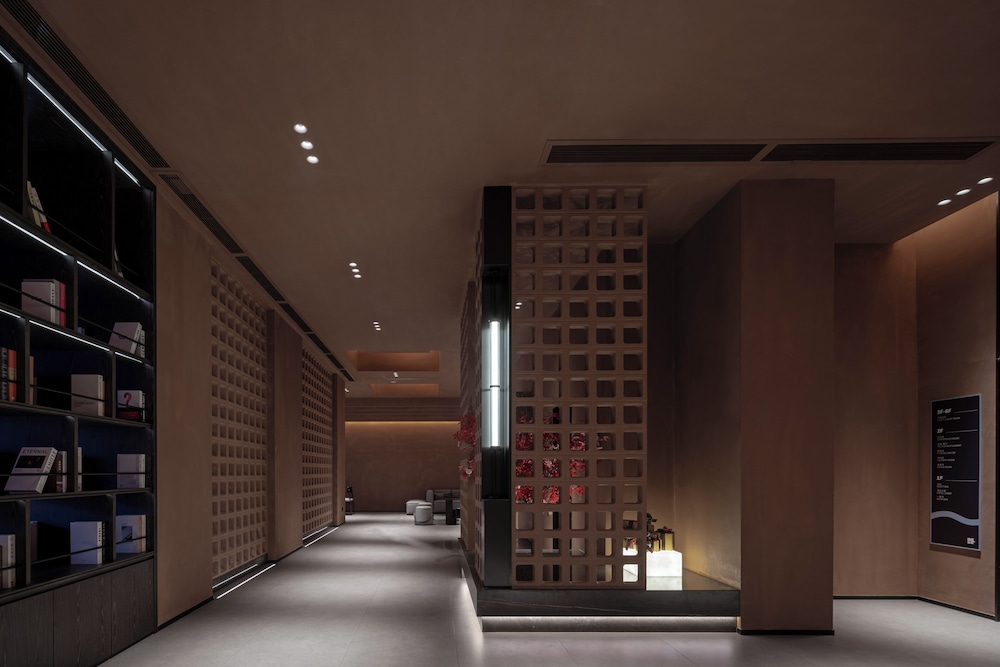 CNHOL RADIENT HOTEL
