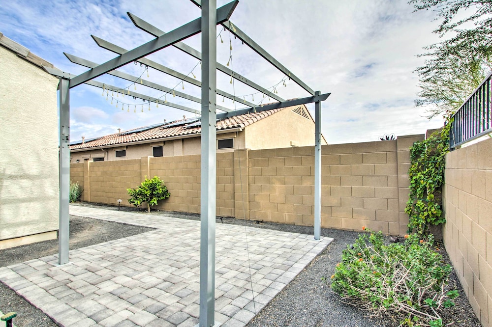 Cozy Peoria Apartment - Golf, Hike & Bike! view 3