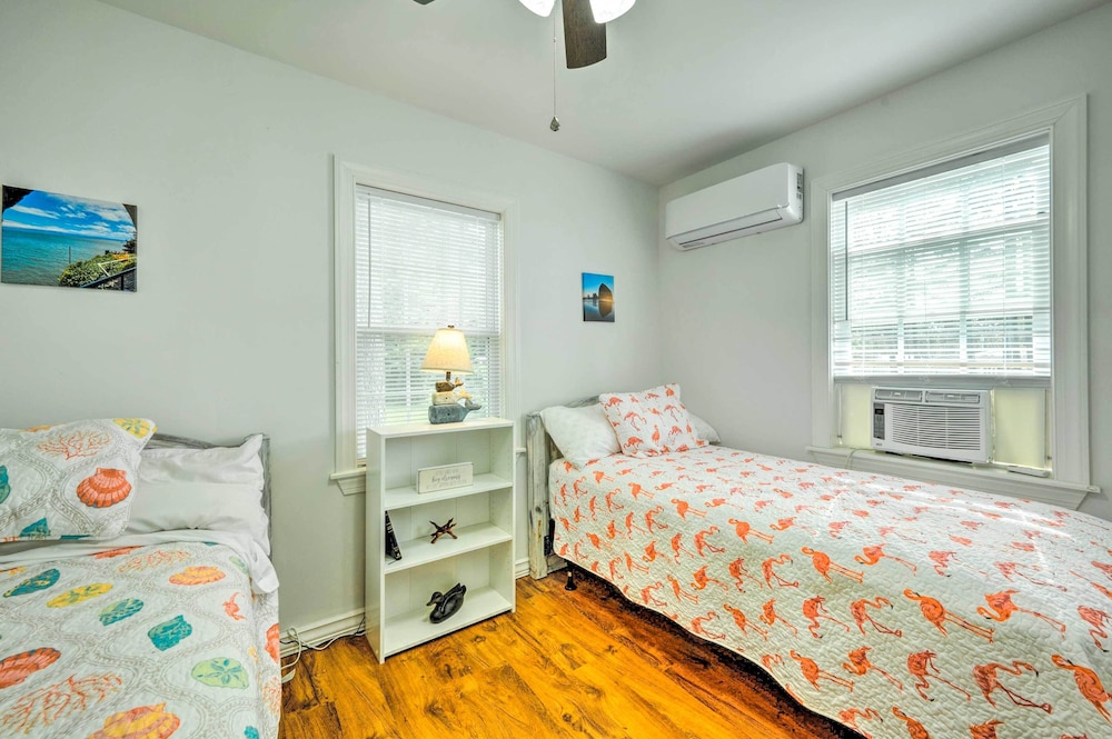 Coastal Escape: Bayfront Home w/ Dock & Views view 2