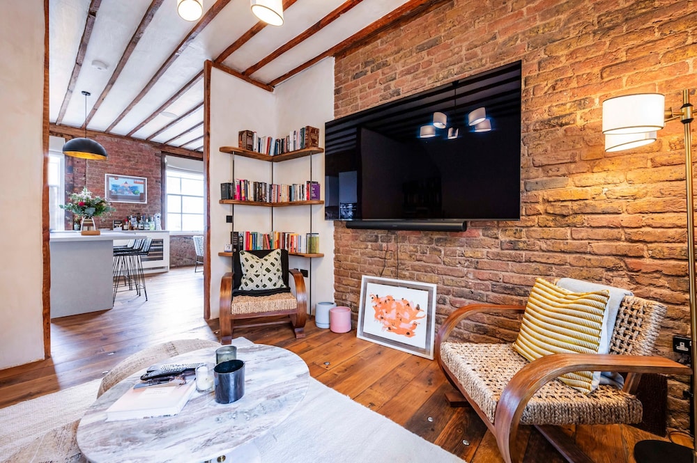 Long Term Stay- Notting Hill by Out of Office Lifestyle