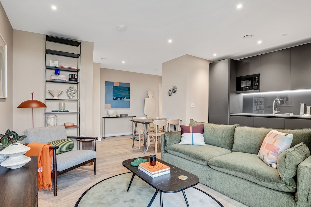 Stunning Two-bedroom Apartment With a Balcony