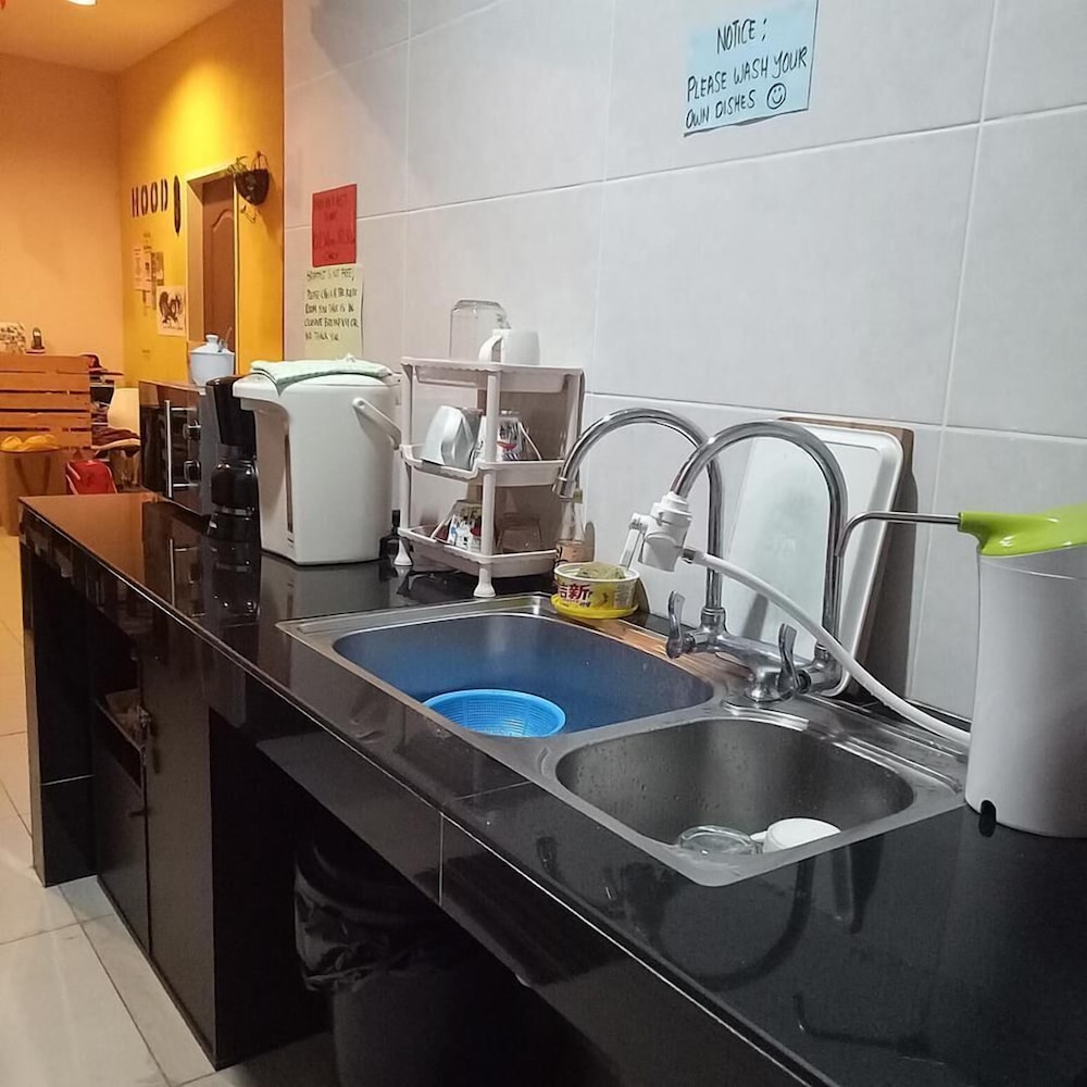 HOOD - Hostel