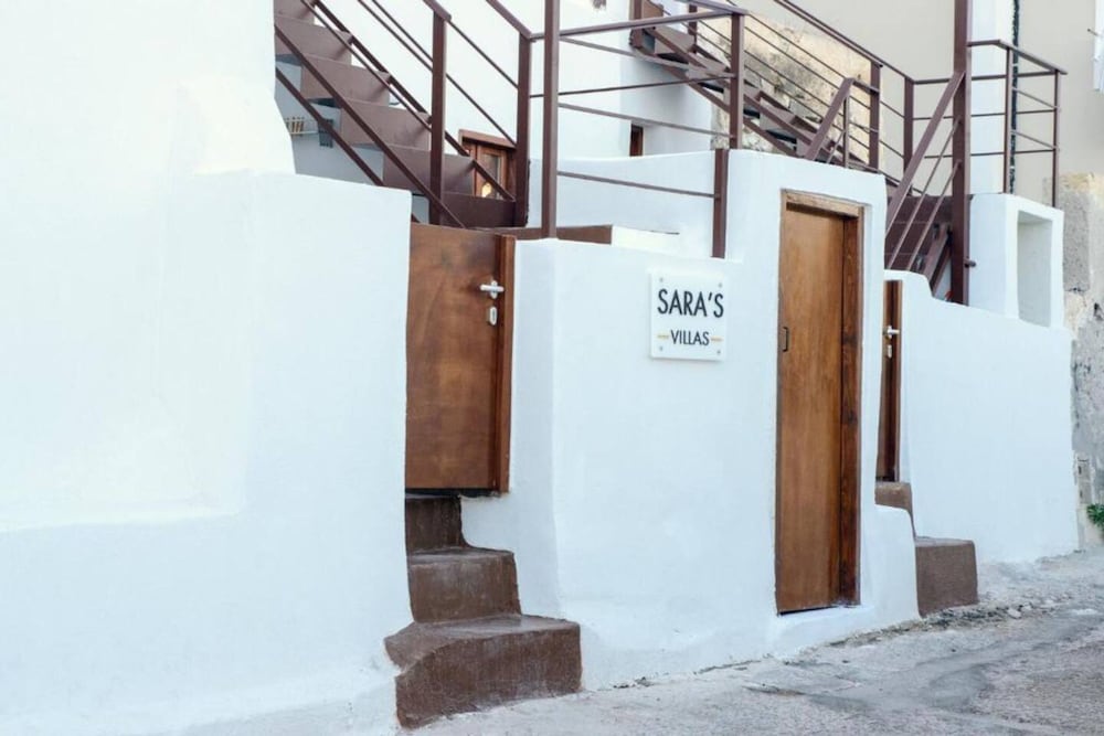 Santorini Luxury Suite w Rooftop Hottub Seaview