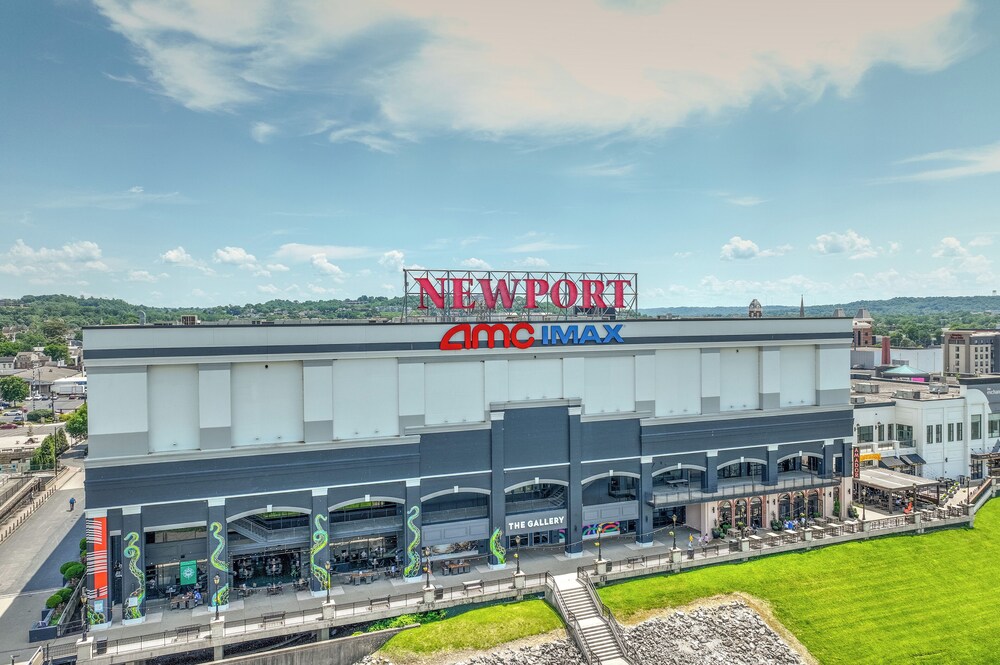Monmouth Loft 3 Heart of Newport view 5