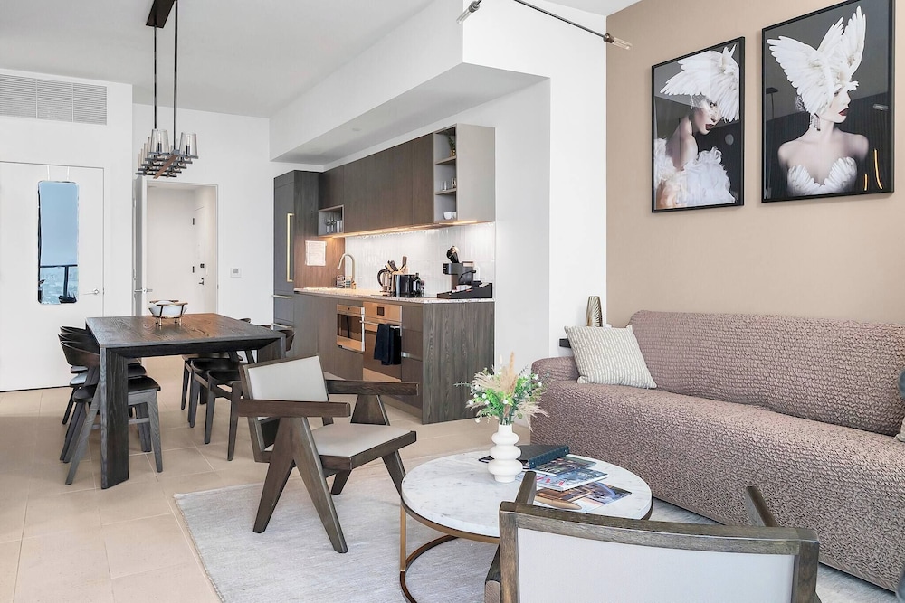 3BR Penthouse Direct, Stunning Water Views
