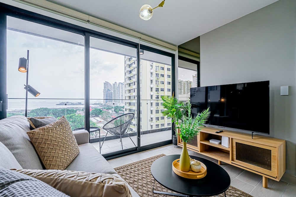 w Elegant 1BR With Balcony in San Francisco