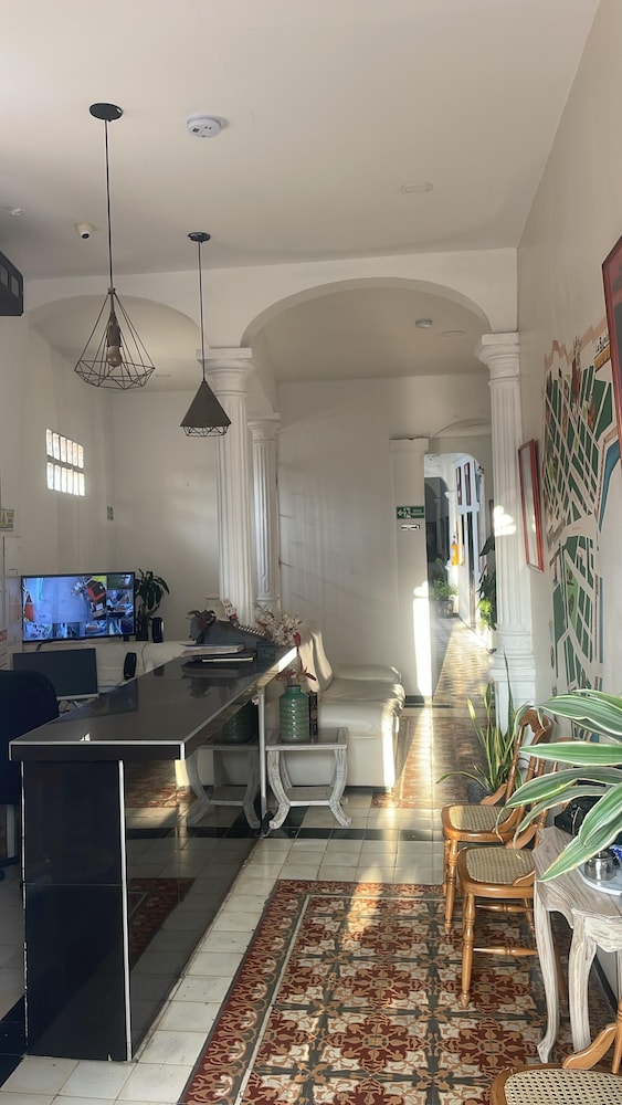 HOSTEL M&H
