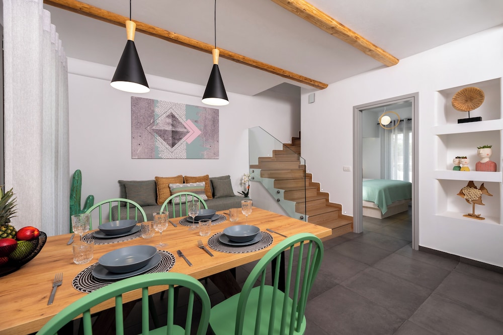 MODERN DOME HOMES OF SANTORINI