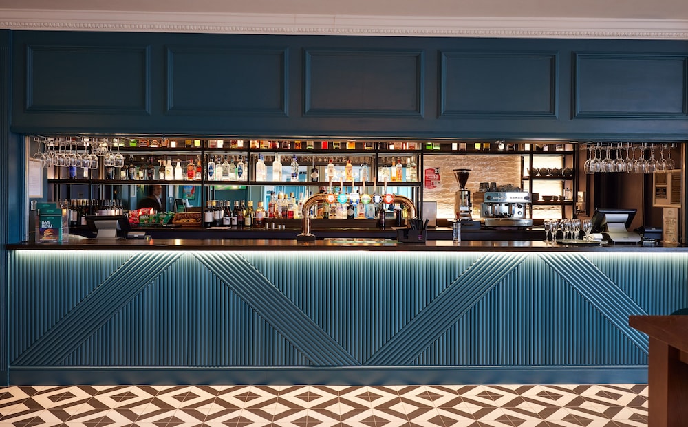 West Drayton Vacations - Thistle London Heathrow Terminal 5 - Property Image 1