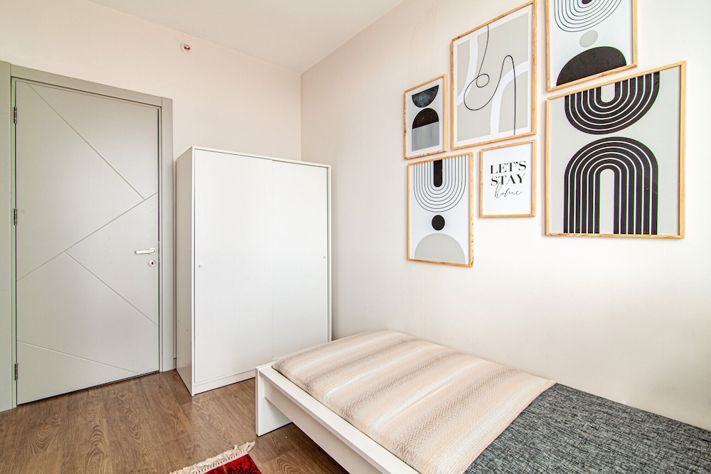 Dreamy Flat Close to Shopping Malls in Avcilar