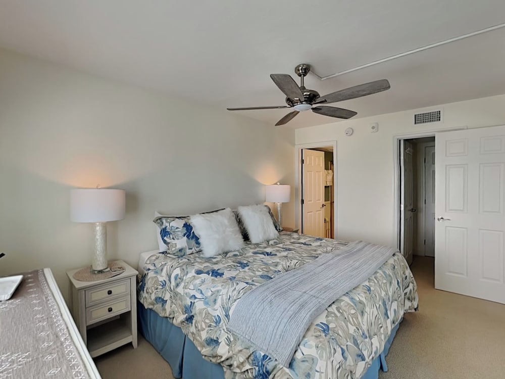 Seaside 4 by Distinctive Beach Rentals