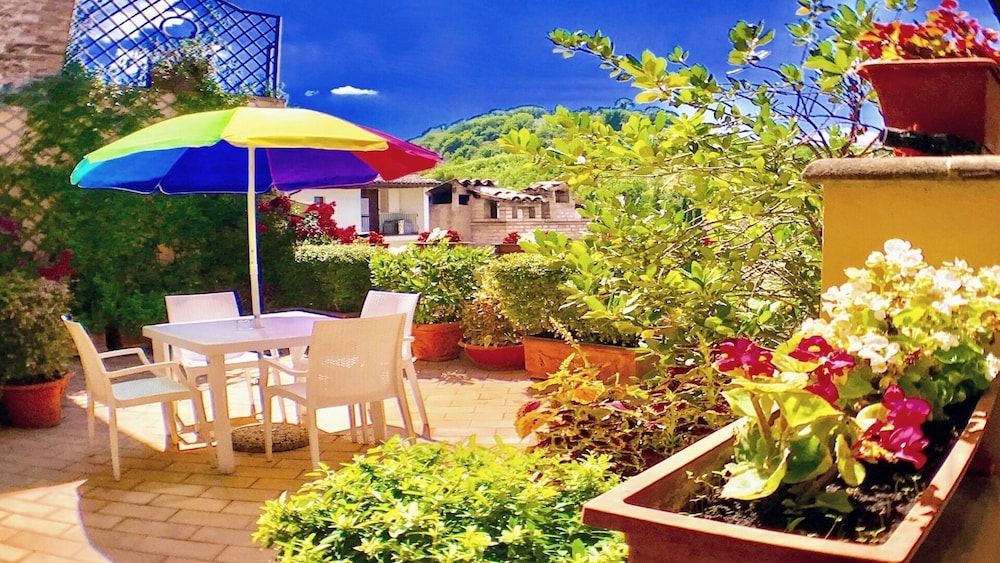 Sunny Apartment, in the Historic Centre of Spoleto With Large Terrace view 2