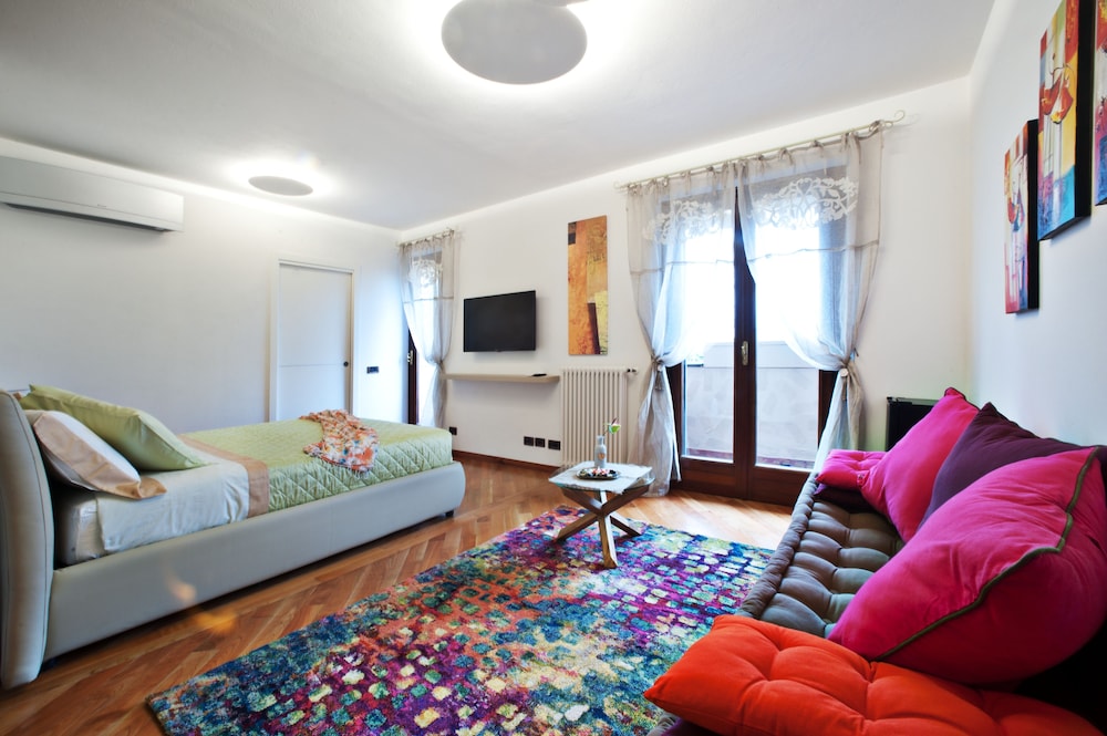 B&B LaTosca view 5