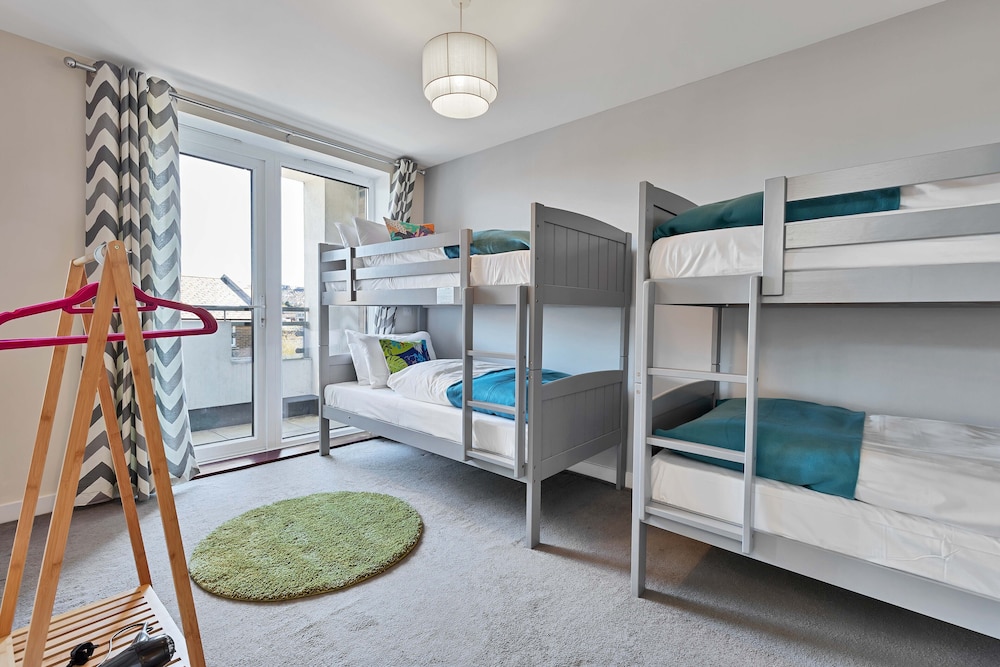 Brighton's Best BIG House 2 | By My Getaways view 3
