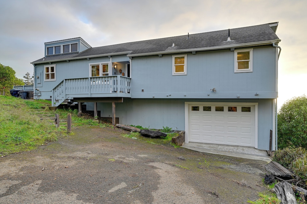 Hot Tub + Ocean Views: Spacious Irish Beach Home! view 4