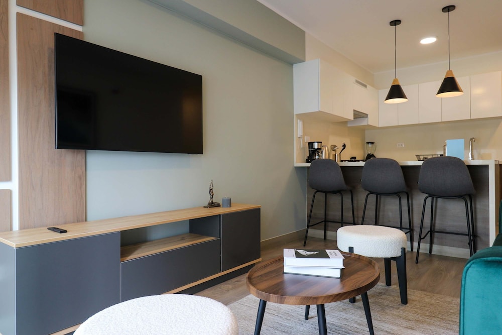 w Grandiose 1BR w Great Balcony in San Isidro