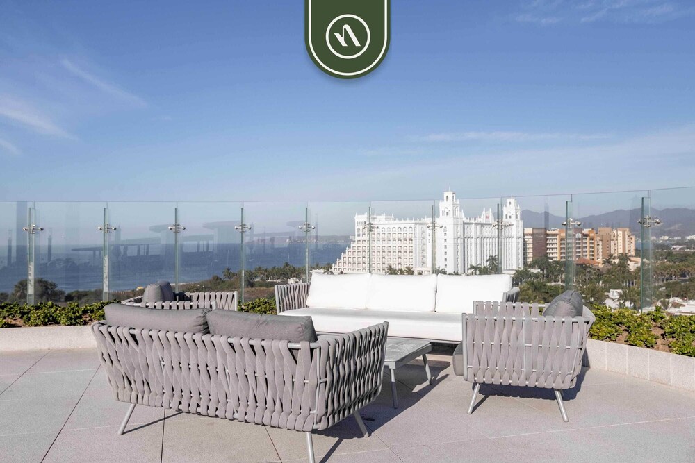 New 2BR APT - Beach Access - Pool - GYM - Jacuzzi