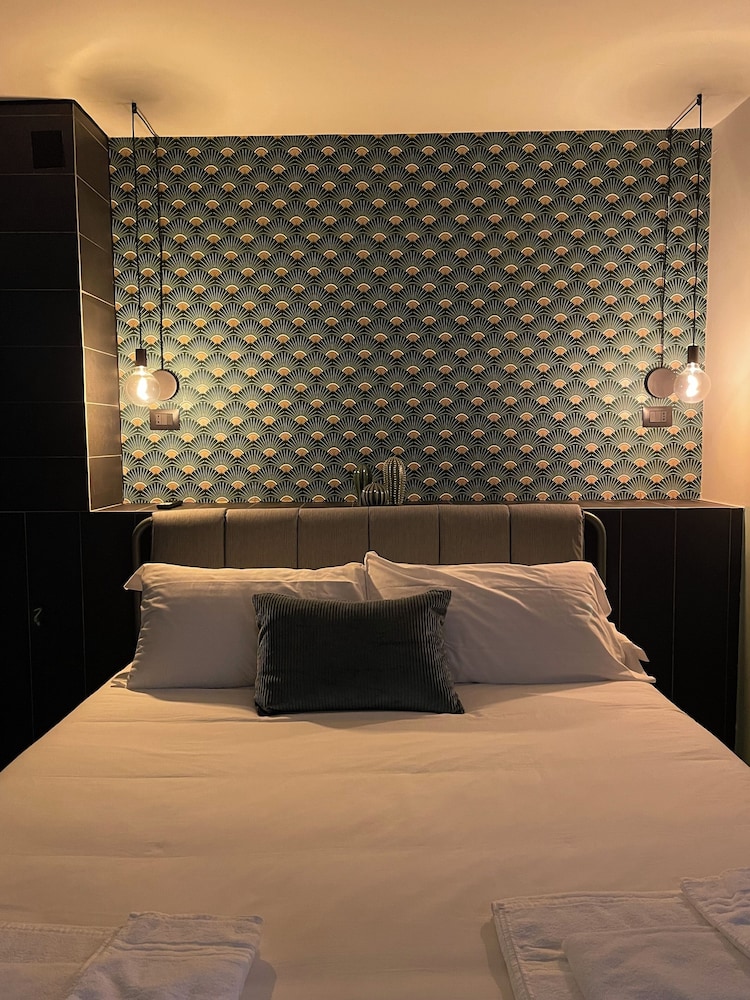 RB SUITES NAPOLI