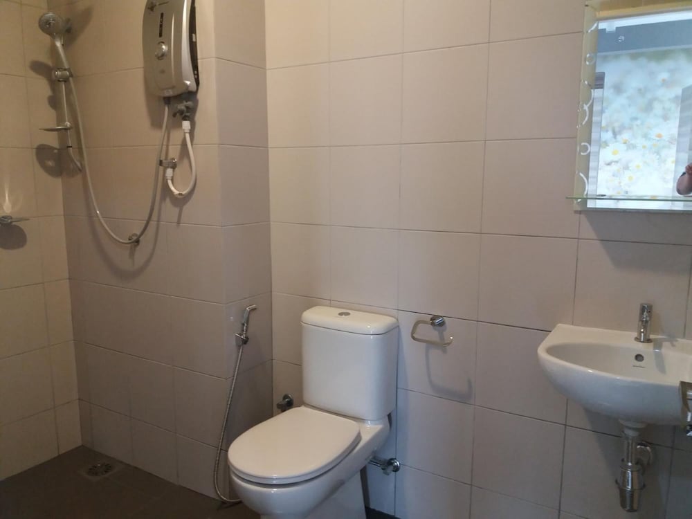 Ezzyhome Medini photo 2