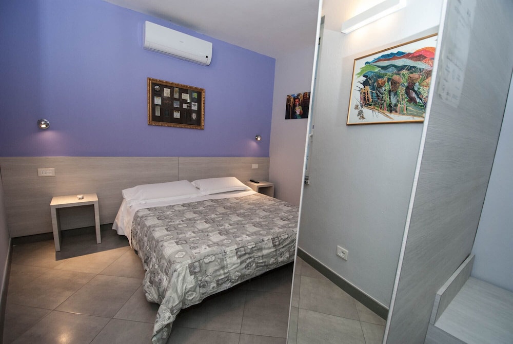Le Coste en Riomaggiore — hotel room