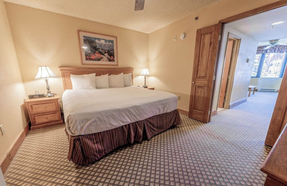 The Grand Lodge by Traverse Hospitality (No Resort Fees)