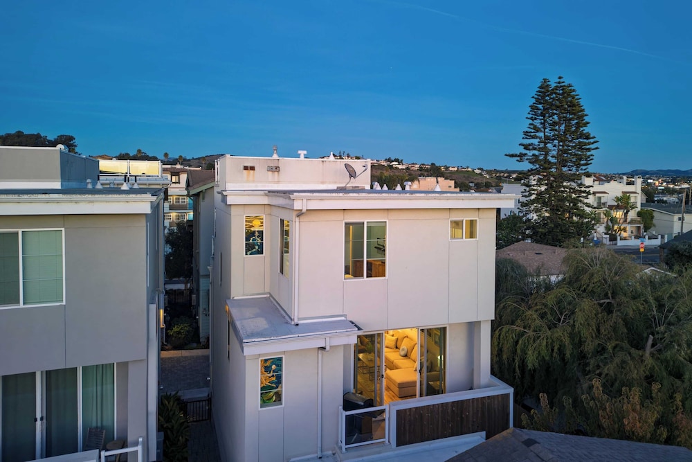 Casa do Sol by Avantstay Rooftop Deck w/ Ocean Views 2 Blocks to Beach!