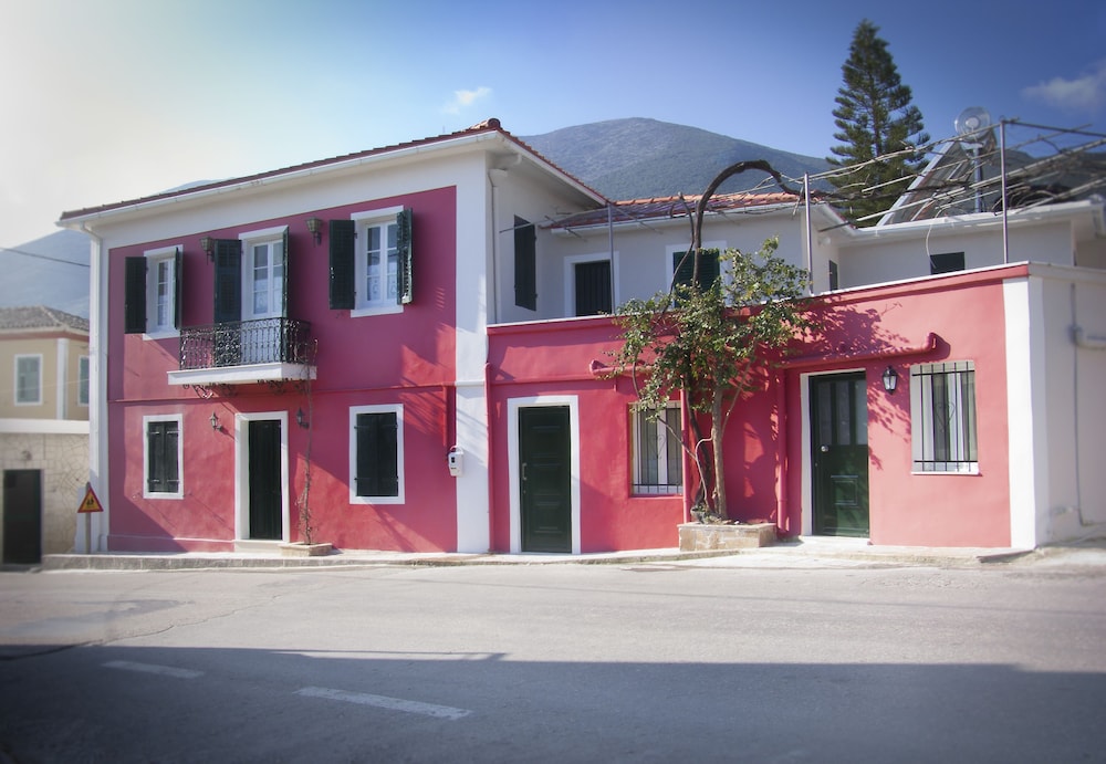 House 1910 by Zante Plaza