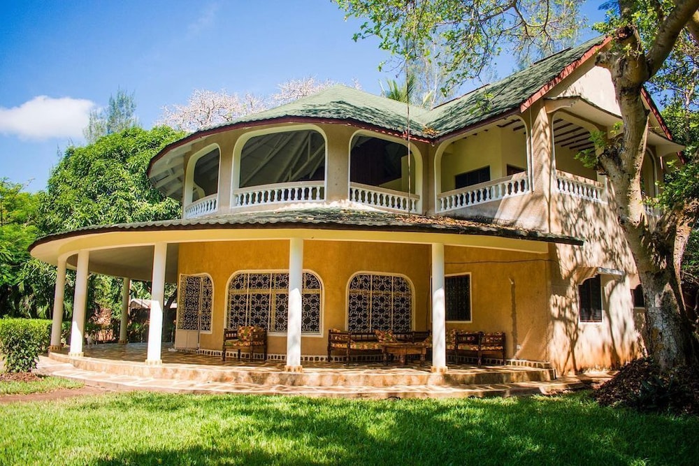 Kijani Cottages Diani view 5
