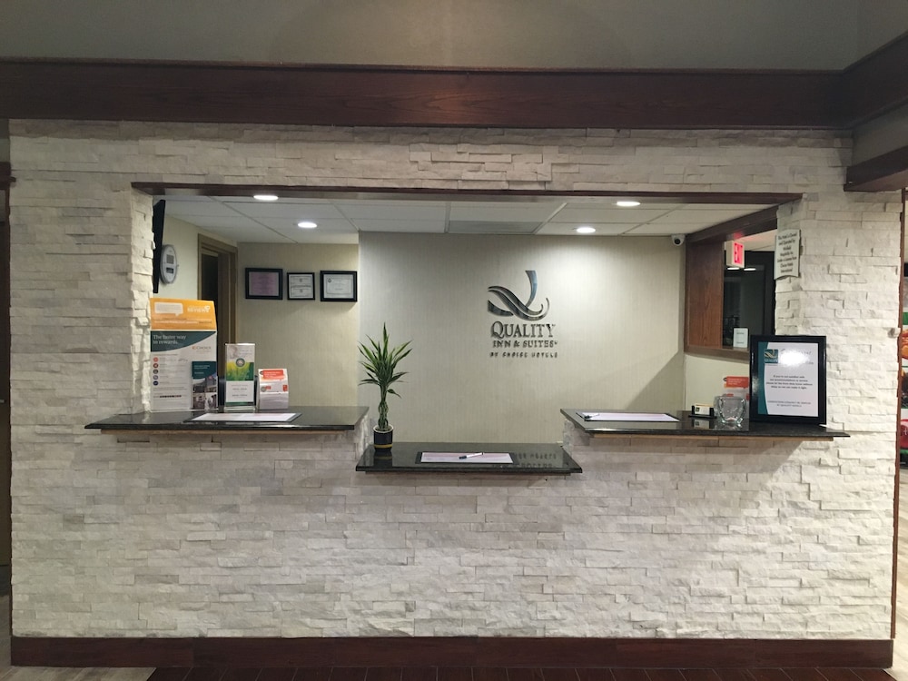 Quality Inn & Suites Winfield
