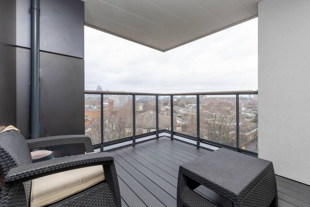 Spacious 2 Bedroom Flat With City Views in Bermondsey