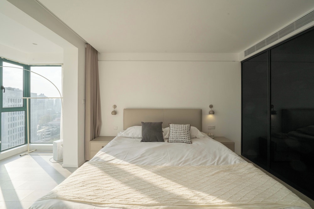 Book and Bed-Lujiabang