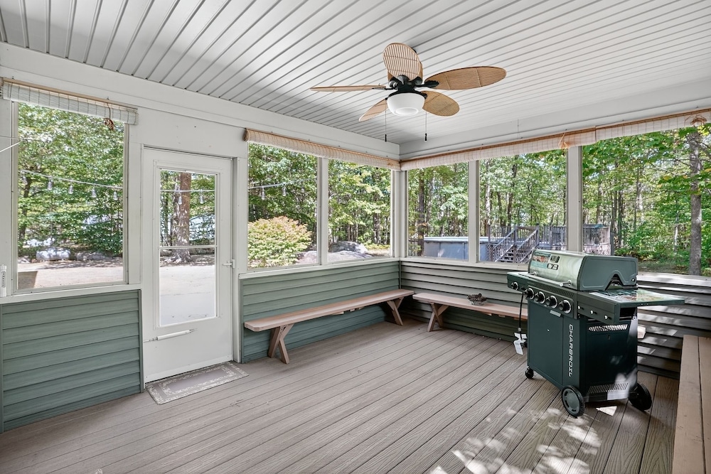 Gray Woodland Escape Golf, Pool & Cinema 5 Bedroom Home
