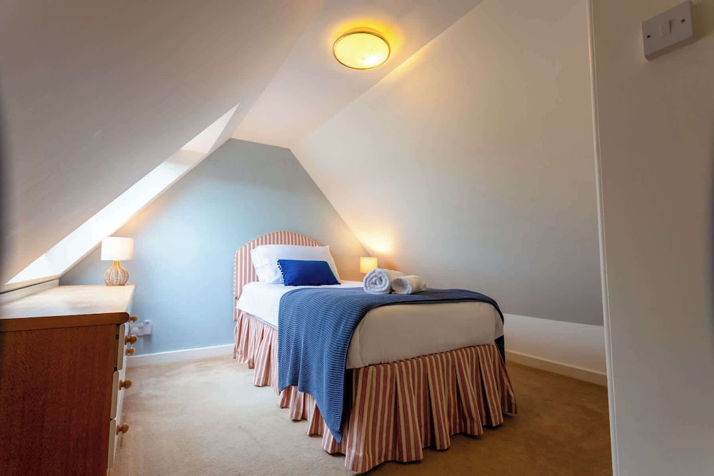 New Cross Keys House - Cosy 4-bed Cottage in Kirk Yetholm