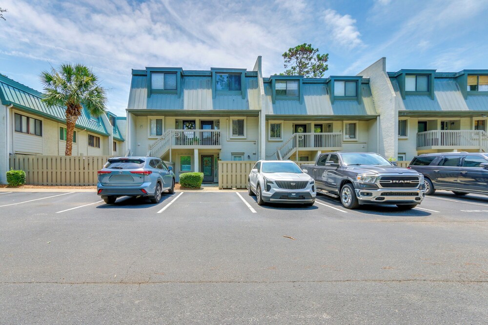 Steps to Beach & Pool: Hilton Head Island Condo!
