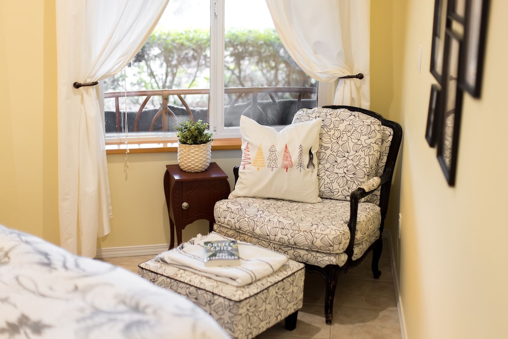 Enchanter Oceanview Suites