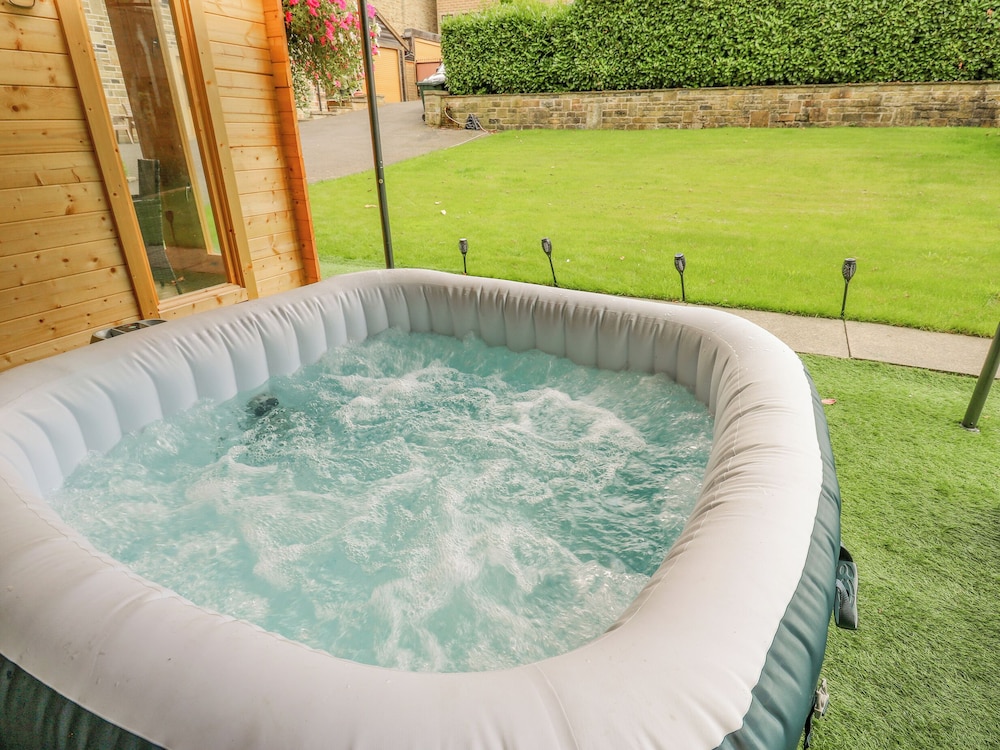 Bradley Manor